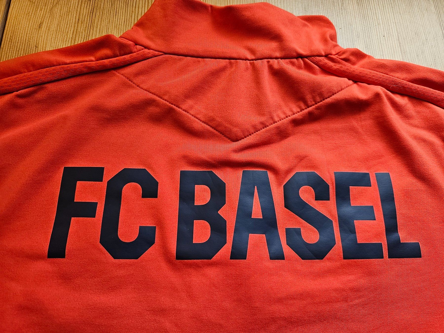 Canottiere & Pantaloni: FC Basel Trainingsoberteil Macron Grösse L FCB Jacke – Usato da Hägglingen venduto da United-Village-Trade 6