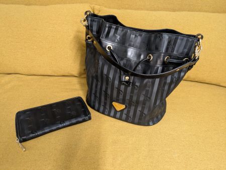 Mollerus Handtasche mit Portemonnaie, Schwarz