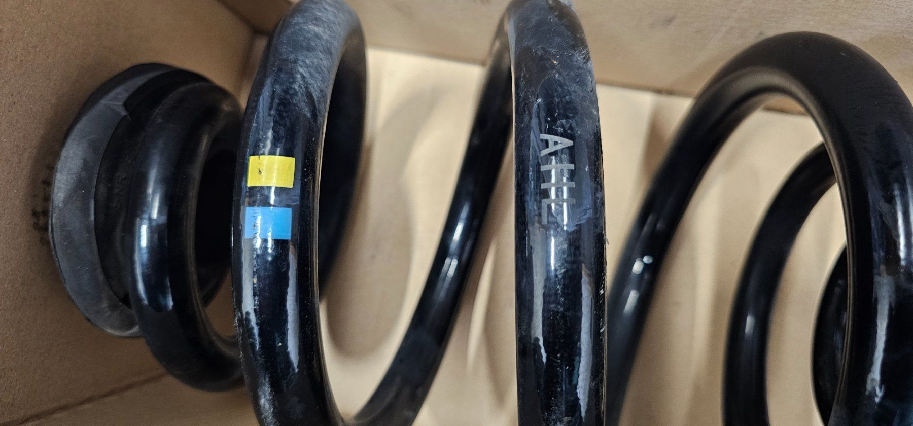VW Tutti pezzi di ricambio auto: Original Federsatz VW T6.1 – Usato da Hauptwil venduto da newscam 1