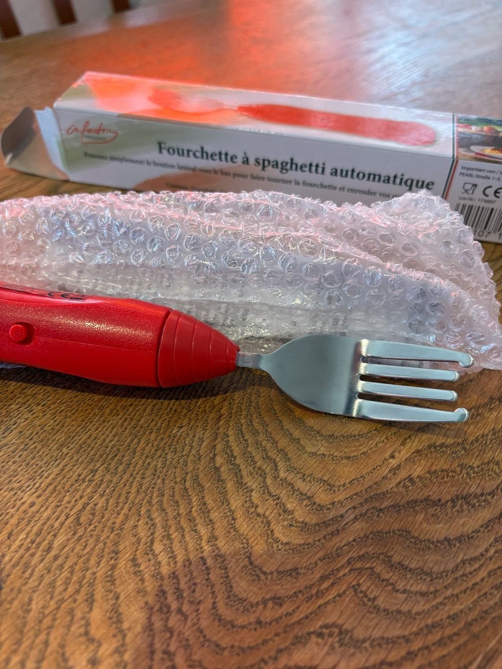 Küchengeräte: Coole elektrische Spaghetti Gabel, Neu rot – Neu und originalverpackt aus Basel von Tierschutz-Flohmi 2