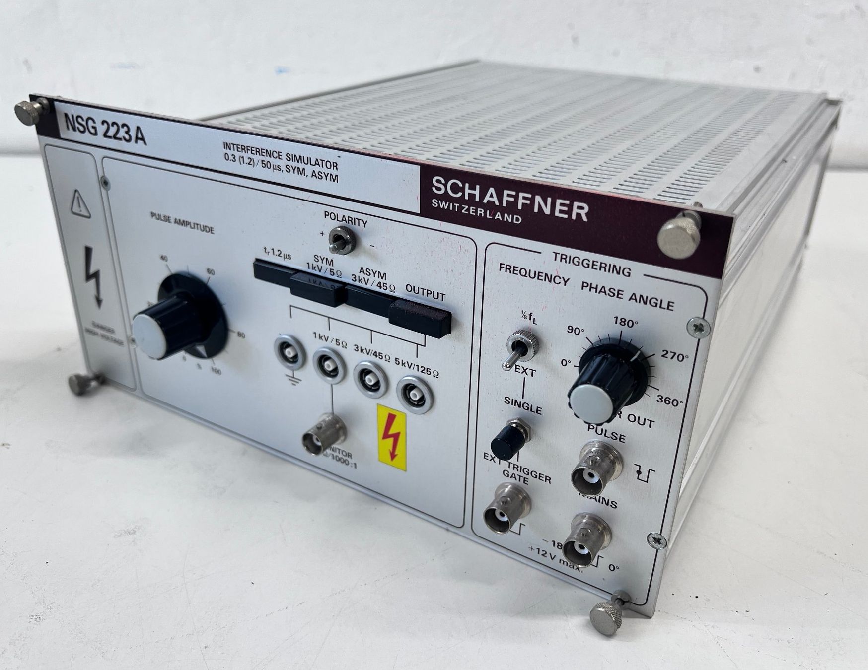 Matériel de laboratoire: Schaffner NSG223A Interference Simulator – D'occasion à Niederdorf par LeptonAG_Labor