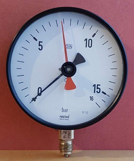 Attrezzi per industria metallurgica: Schleppzeiger Manometer Ø160, 15bar – Usato da Schwyz venduto da osirishelvetica