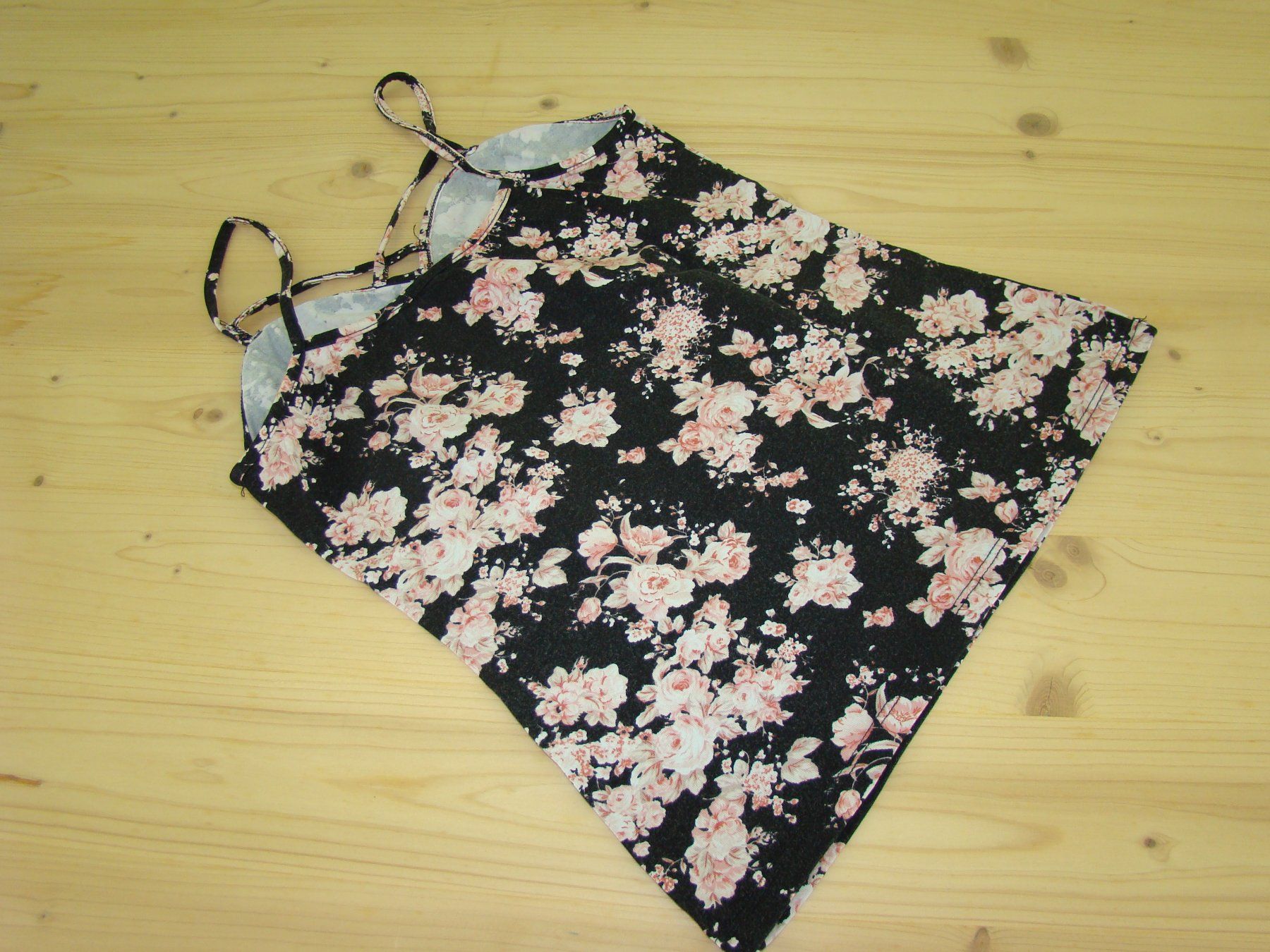 Top: Sommerliches Träger Top mit Blumenmuster, Gr. S – Usato da Malters venduto da burzi 1