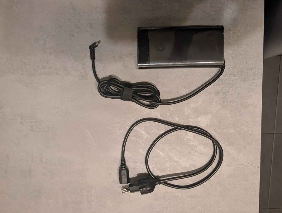 Caricabatterie: Chargeur HP Original 230W – Usato da Lucens venduto da mal_vd9n 3