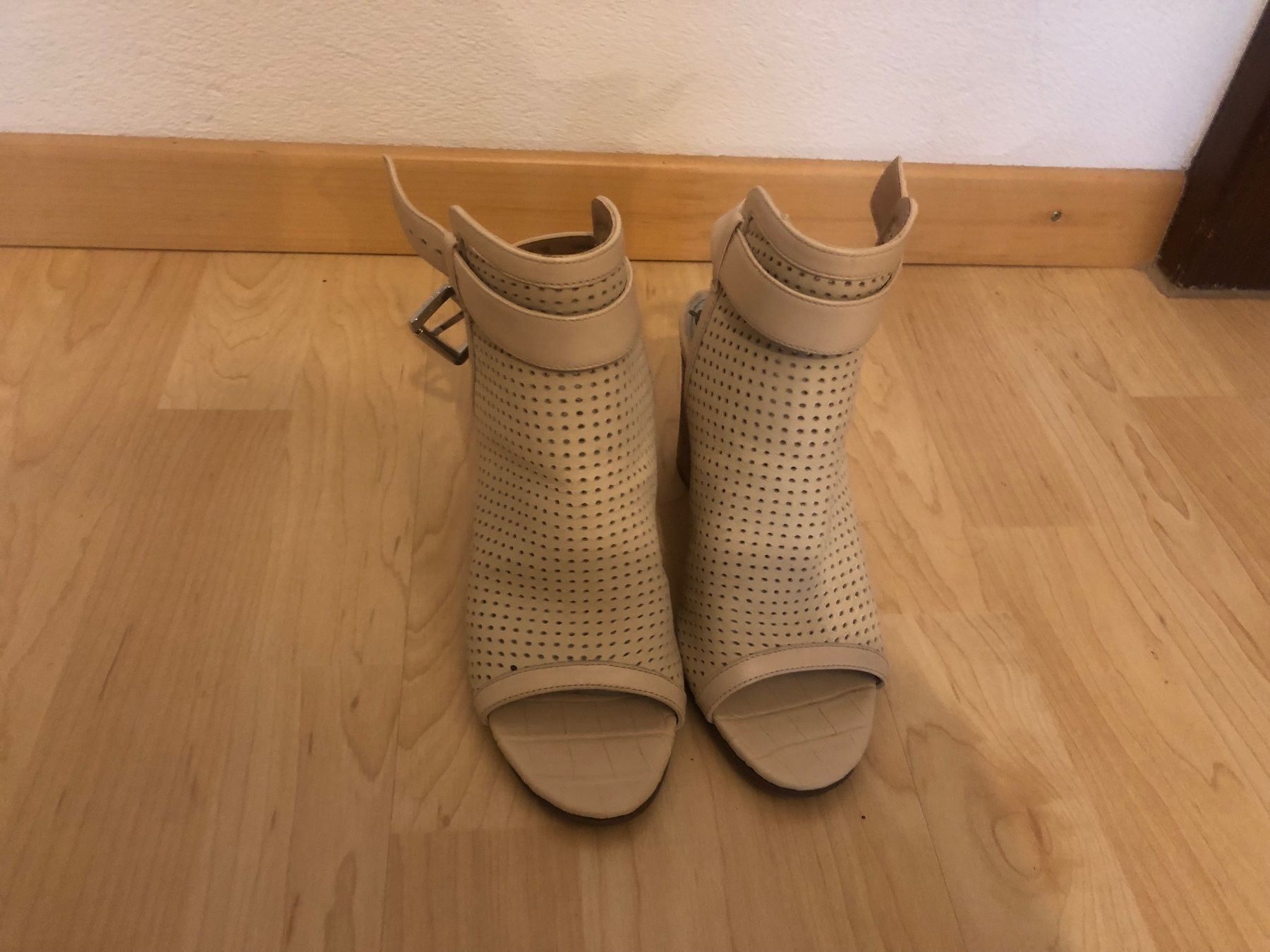 Scarpe da donna: Sandalen gr 36 – Nuovo (secondo la descrizione) da Oberglatt ZH venduto da Hero1512 1