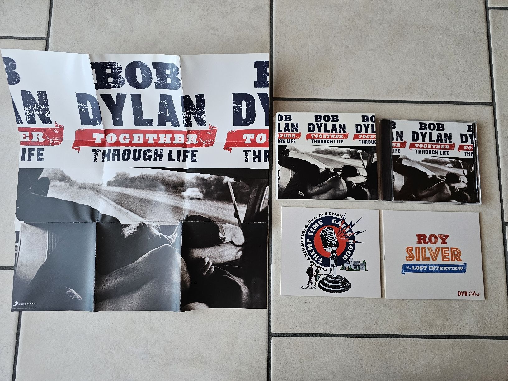 CD: Bob Dylan  -  Together Trough Life / 3 Disc Box + Poster – Usato da Schneisingen venduto da backstore24 2