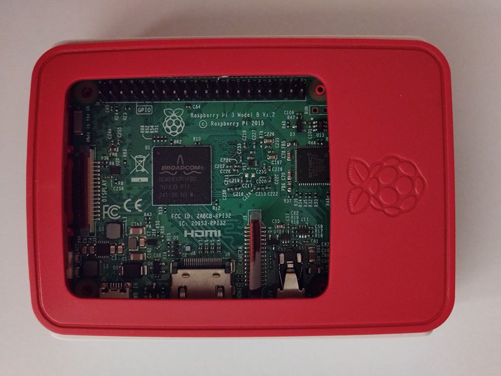 Raspberry Pi 3 Model B mit Gehäuse, Buch und Zubehör (Gebraucht) in ...