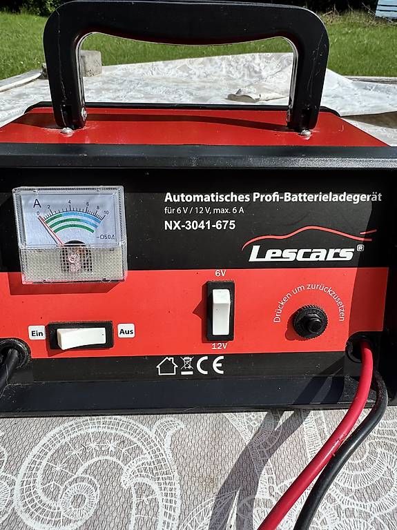 Batterie-Ladegeräte: Batterie Ladegerät – Gebraucht aus Balsthal von Kalii1 2