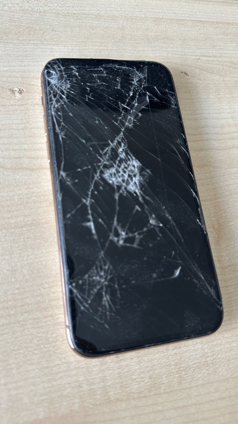 Apple Telefoni cellulari / Smartphones: Apple iPhone 11 Pro, 256GB – Difettoso da Perlen venduto da FinalRiot