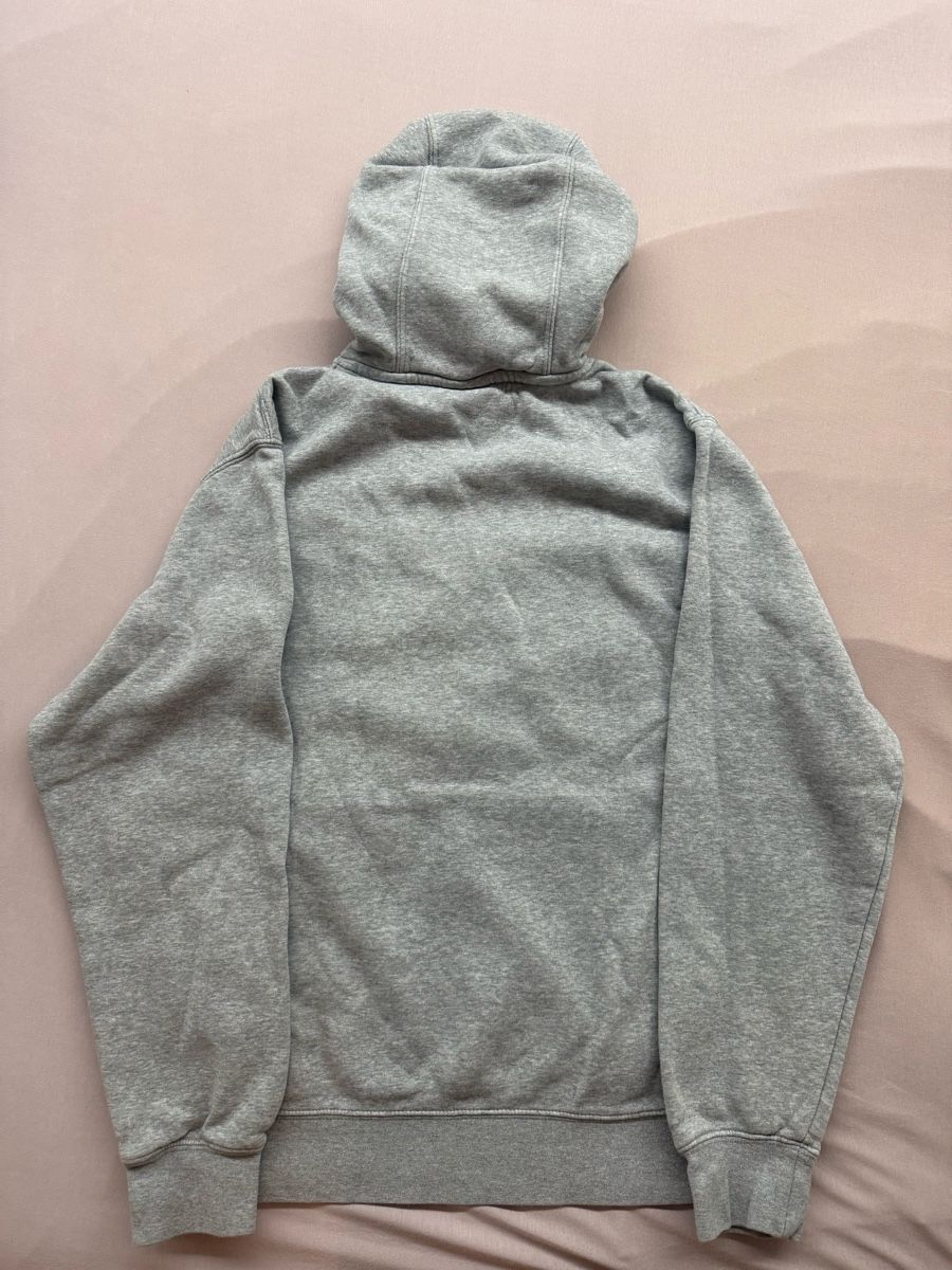 Nike Maglioni & Felpe: Sweat à capuche Nike gris taille M bon état – Usato da Granges VS venduto da coraliegrd5 1