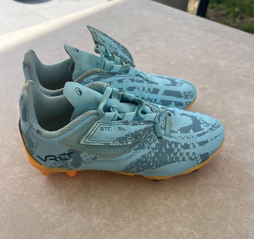 Scarpe per ragazzi: Fussballschuhe Gr. 31 – Usato da Safnern venduto da Nikoelsch 1