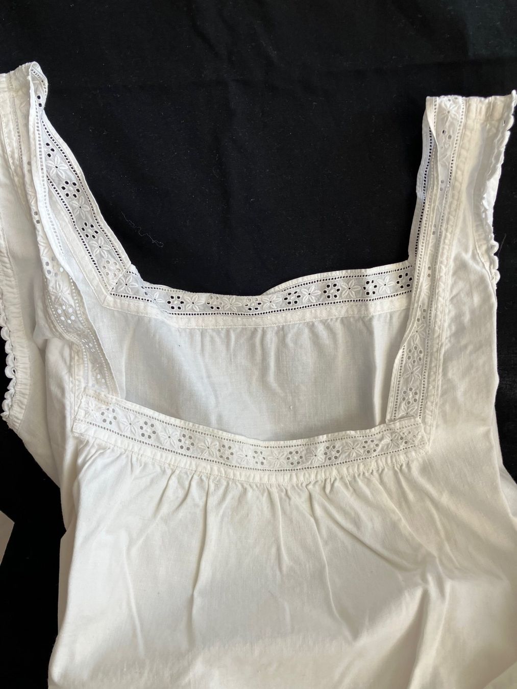 Tops: und noch ein Nahthemdchen – Gebraucht aus Zürich von aannnnaa48