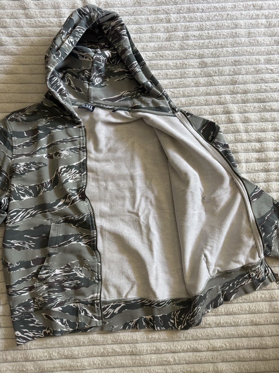 Diesel Pullover & Sweatshirts: Diesel Zip Hoodie Kapuzenpullover – Gebraucht aus Vionnaz von b_f_d_r_g 2