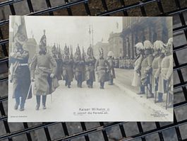 Echt Photo Karte / Kaiser Wilhelm nimmt die Parade ab - 1910