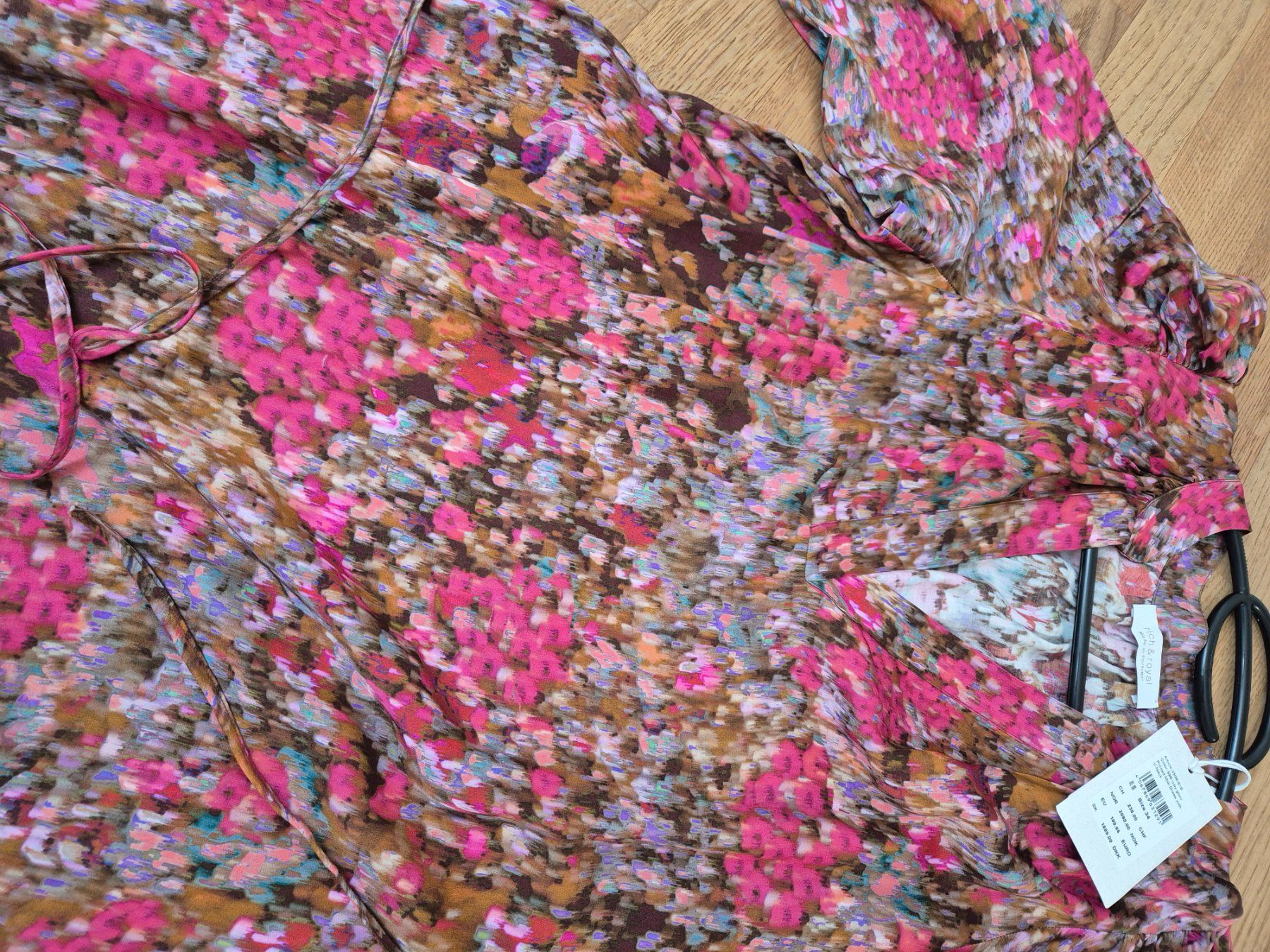 Rich & Royal Kleider: Rich & Royal Kleid Grösse 34 – Neu und originalverpackt aus Emmenbrücke von Mogeli0 7