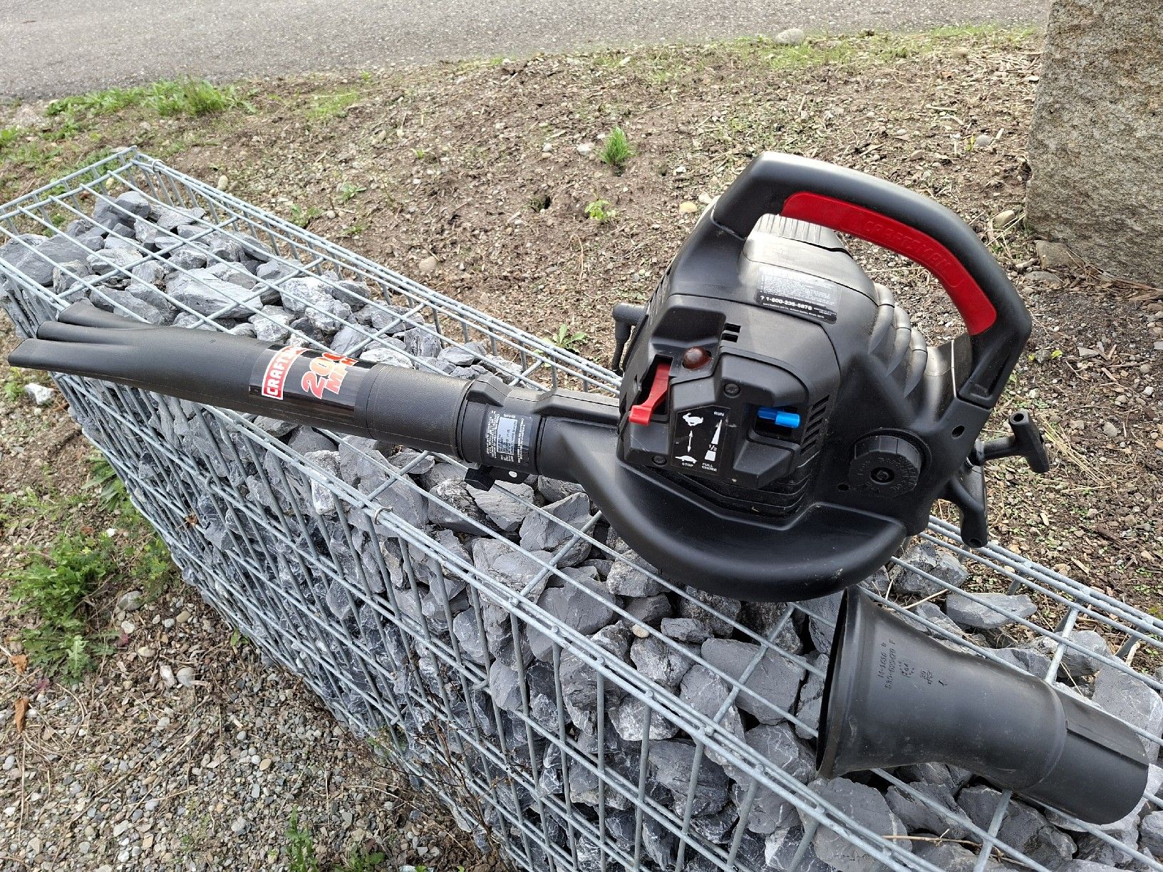 Soffiatori & Aspiratori per foglie: Benzin Laubbläser Craftsman 200 MPN – Usato da Niederuzwil venduto da peter.