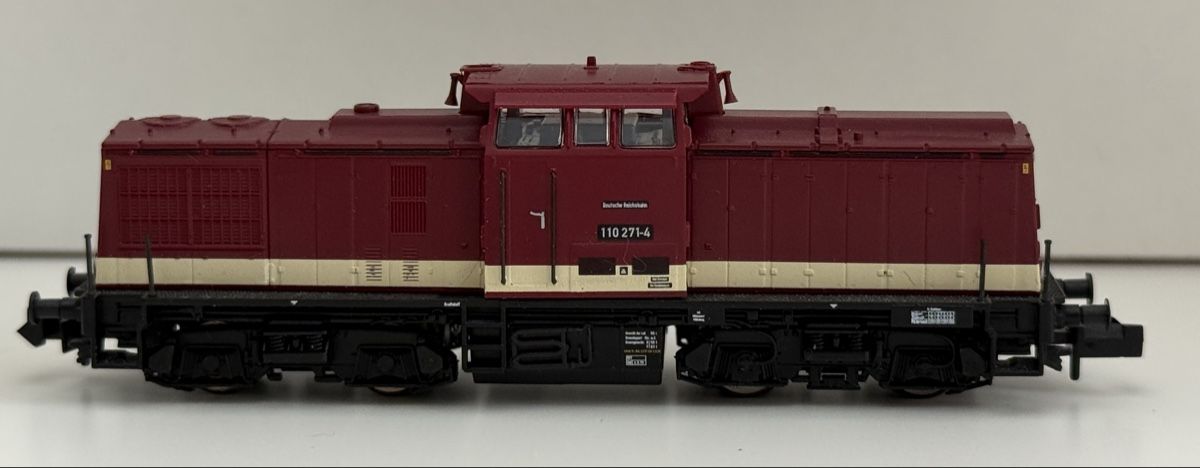 Fleischmann Modellini di ferrovie: Diesellokomotive BR 110 der DR – Usato da Basel venduto da Juland 1