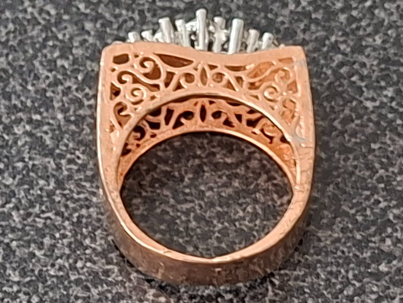 Ringe: Ring mit Steinchen Roségoldoptik Modeschmuck – Gebraucht aus Gattikon von jeansgli 2