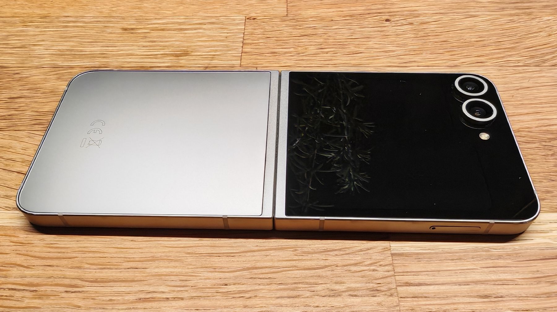 Galaxy Z Flip6 256GB SilverShadow 新品未開封 Galaxy Z Flip 6 kaufen | Preise & Angebote | Samsung Schweiz