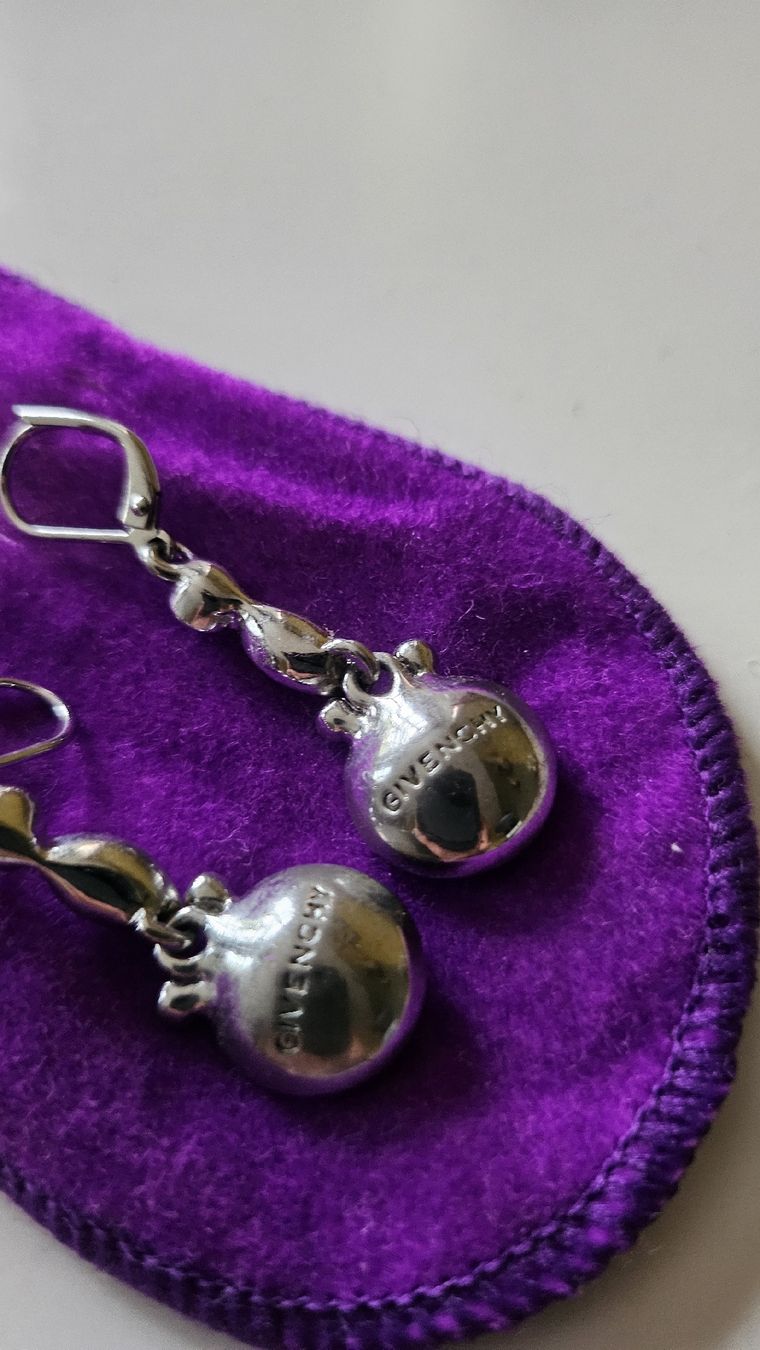 Givenchy Orecchini pendenti & Orecchini a lobo: Ohrhänger Givenchy silberfarben mit Zirkonia – Usato da Bülach venduto da ane_yn2b 1