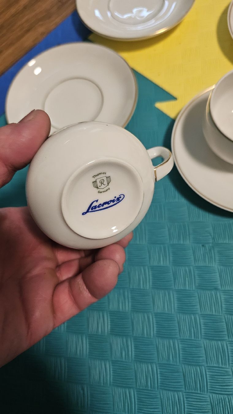 Services de table: Kaffeetassen mit Unterteller gebraucht – D'occasion à Teufenthal AG par 313theDuck 3