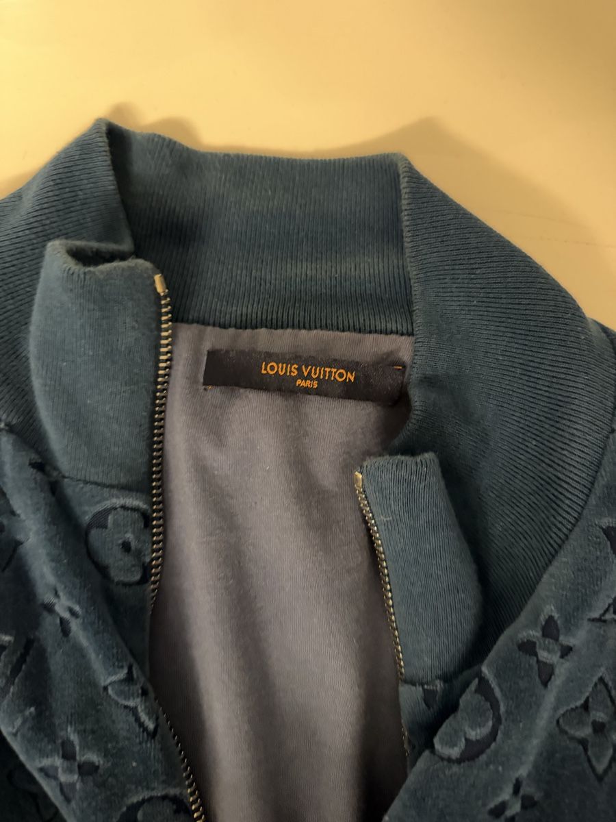 Louis Vuitton Jacken: Vuitton fleece jacke – Gebraucht aus Neuenegg von M8219 2