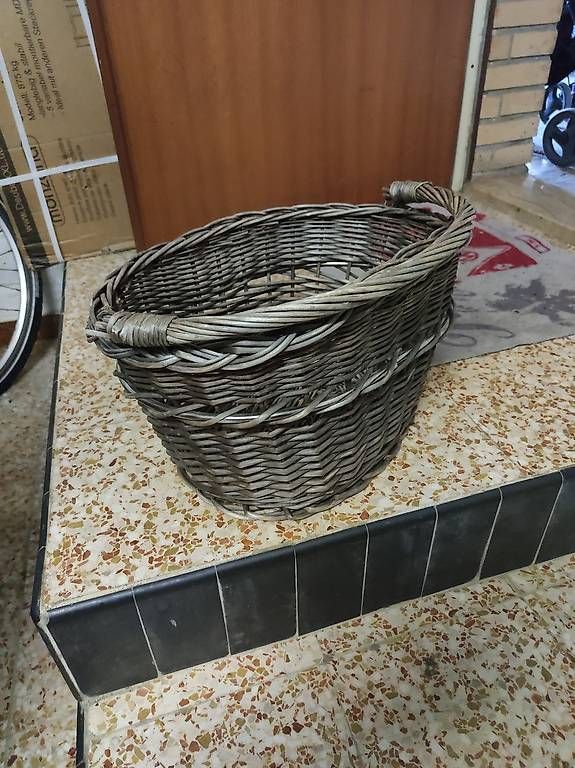 Autres articles pour la maison: Cestino in Vimini  – D'occasion à Losone par mar_n5ds 2