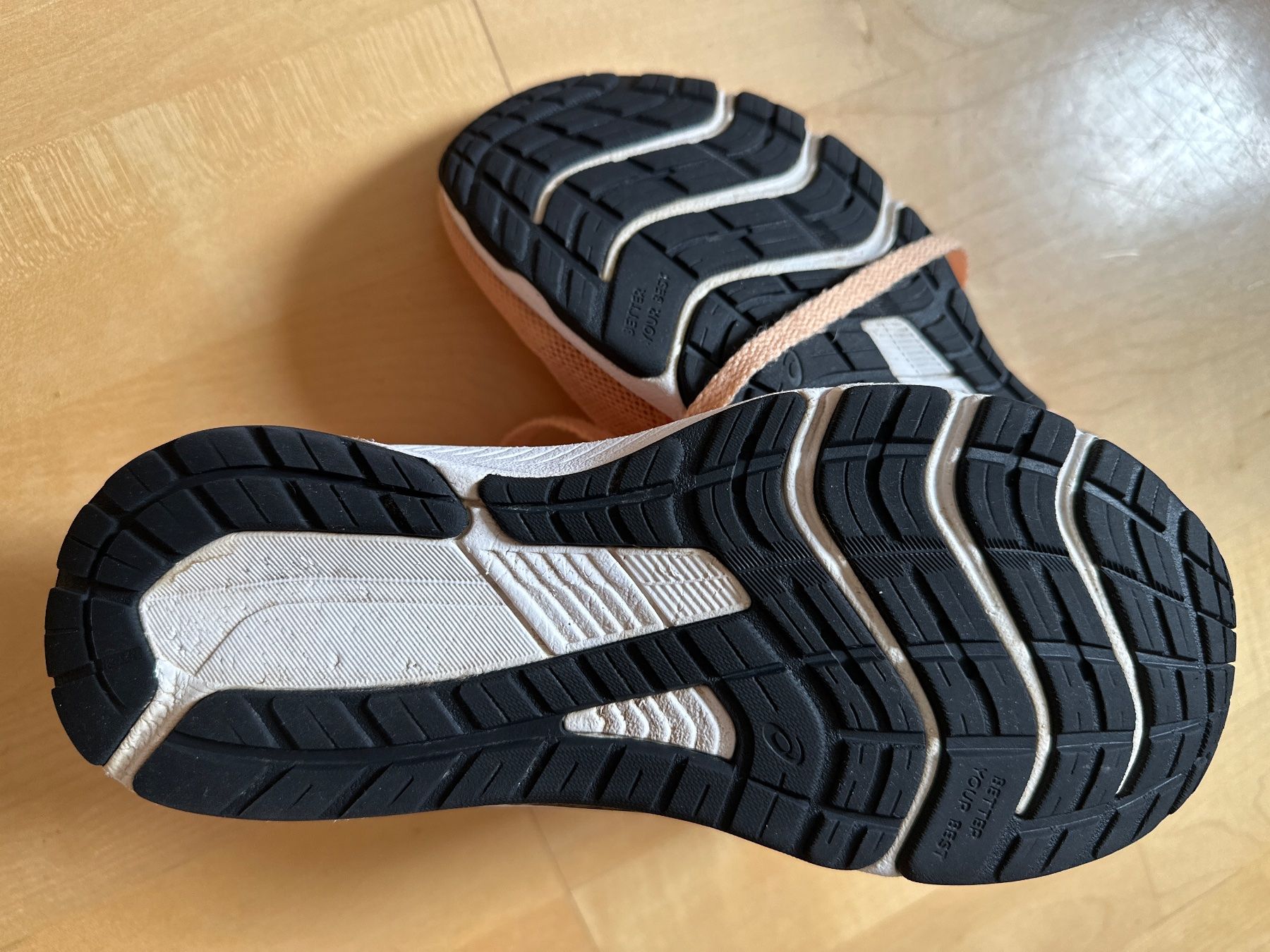 Asics Schuhe für Mädchen: Asics Laufschuhe, Grösse 37 – Gebraucht aus Schaffhausen von Choliday 2