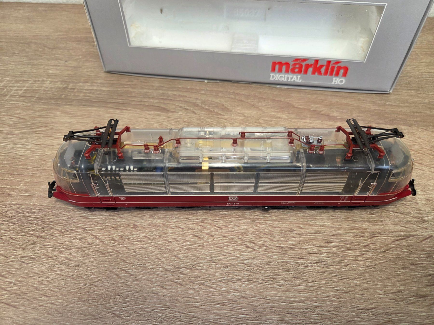 Märklin Modellini di ferrovie: Märklin 3757 E-Lok BR 103 DB Digital H0 – Usato da St-Aubin-Sauges venduto da Lo_Go 4