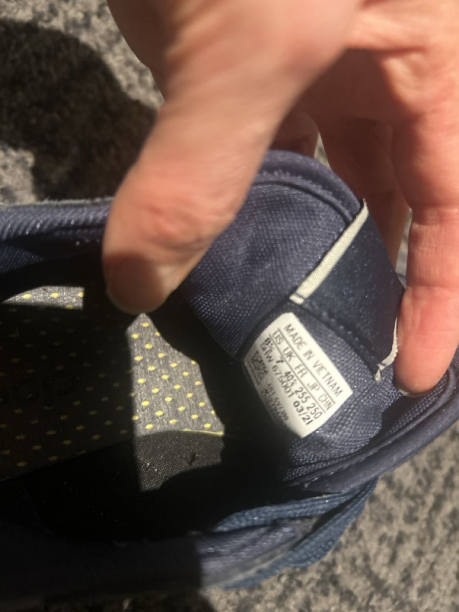 Adidas Scarpe da donna: Adidas Schuhe Damen blau – Usato da Zürich venduto da Lydilippuner 3