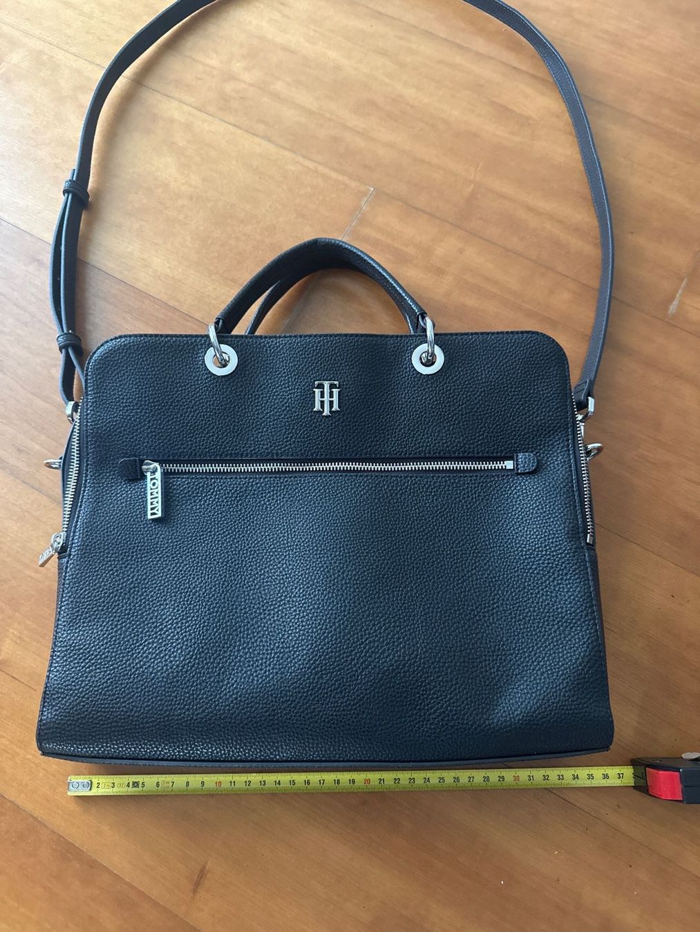 Tommy Hilfiger Borse da donna: Laptoptasche Tommy Hilfiger schwarz – Usato da Thalwil venduto da vernasm 2
