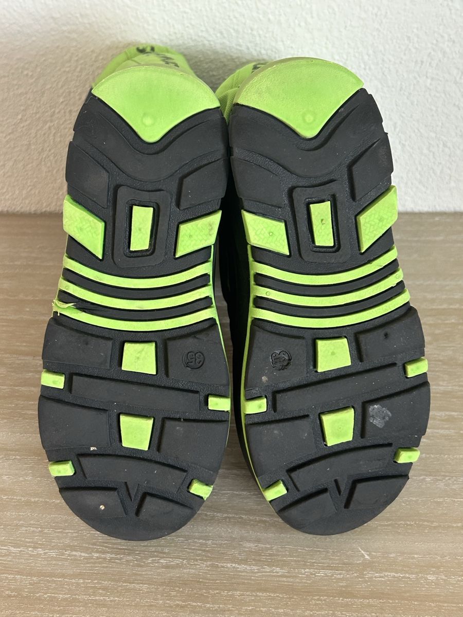 Scarpe per ragazzi: Kinder Winterstiefel KangaROOS Grösse 35                     – Usato da Wolhusen venduto da eve_m6cg 4