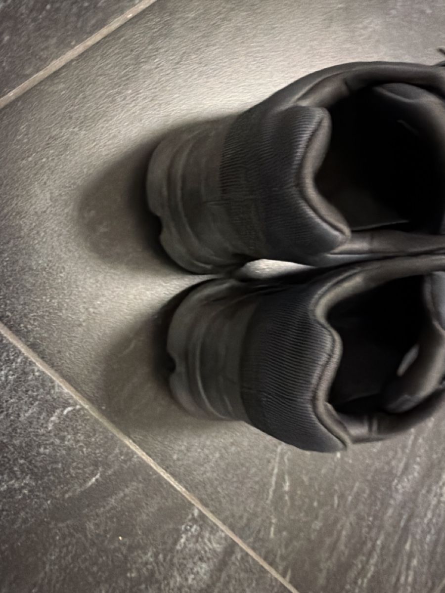On Scarpe da donna: ON Damen cloudrunner 40 schwarz – Usato da Däniken SO venduto da NBdesign 1