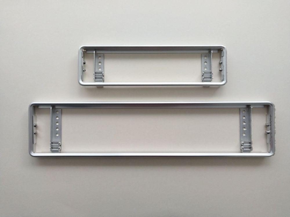 Nummernrahmen aus Aluminium Silber 1
