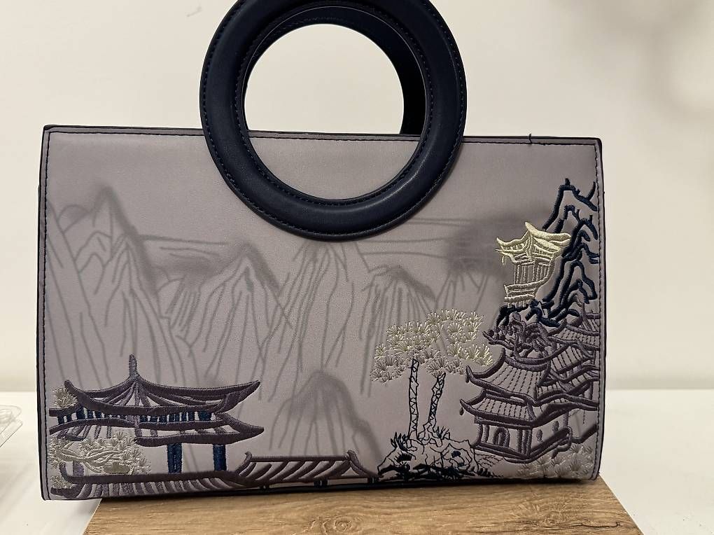 Borse da donna: Diese Handtasche ist ein echter Klassiker – Usato da St.Gallen venduto da jia_2vlq 1