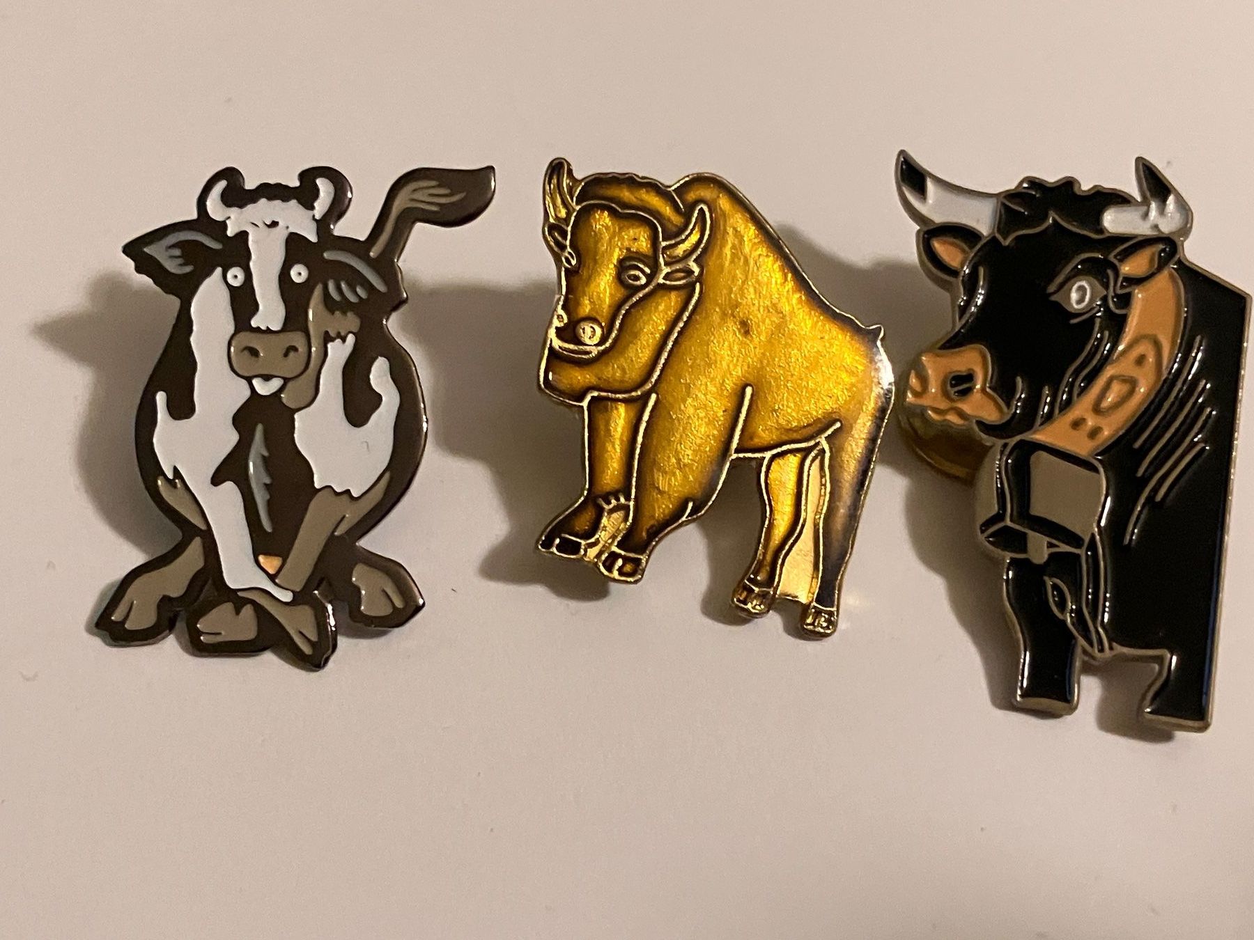 Placchette & Badge: 3 Pin Kühe – Usato da Basel venduto da djwwpp