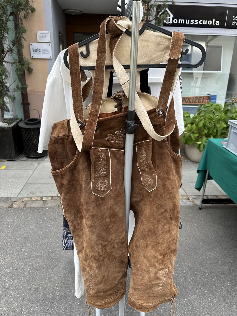 Pantaloni: Lederhosen echtes Leder Gr. 54 – Usato da Birr venduto da Aussicht0 1