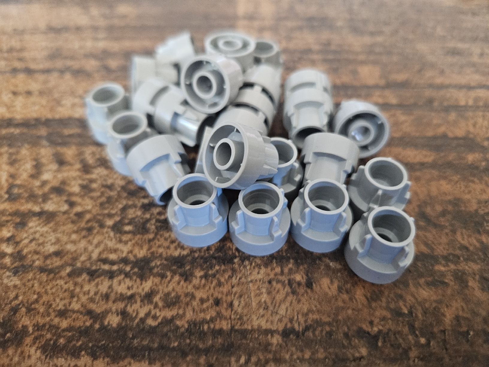 Lego Kit di costruzioni: lego 32187 lot de 25 pièces Light Bluish Gray Technic – Usato da Confignon venduto da Ecrofigs