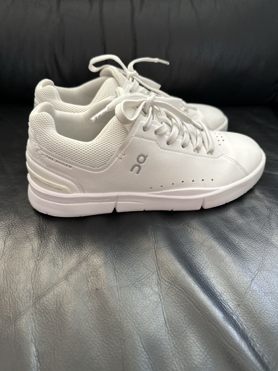 On Scarpe da donna: On The Roger Advantage  Weiss EU39 – Nuovo (secondo la descrizione) da Niederglatt ZH venduto da Laurita1972