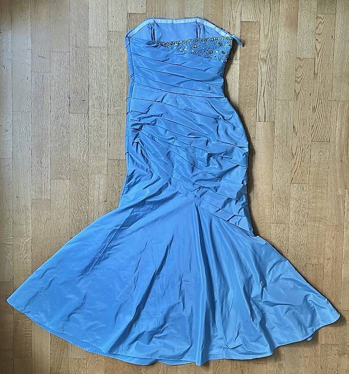 Robes: BLAUE ABENDROBE (M) – D'occasion à Wädenswil par esp_z8tb 2