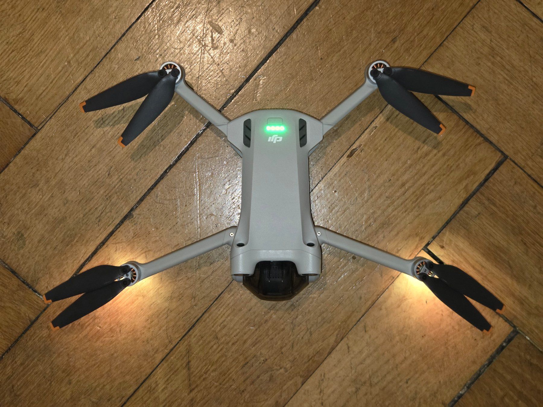 DJI RC Modellbau: DJI Mini 3 Pro Fly More Combo – Gebraucht aus Basel von specs 5