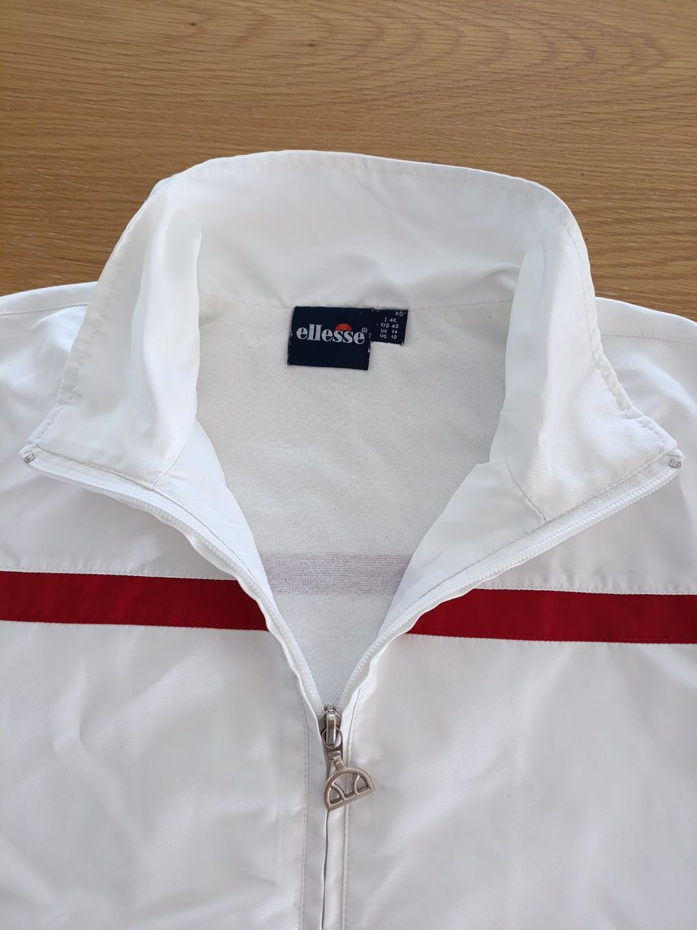 Ellesse Gilets: Leichtes Ellesse Gillet, Grösse 42/M – D'occasion à Wil SG par Donaldus 2