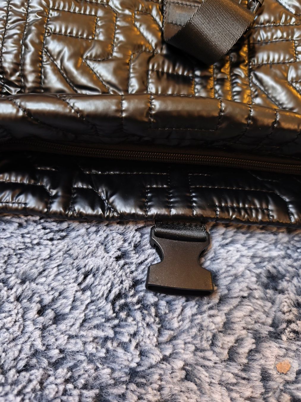 Rieker Zaini: RIEKER Damen Rucksack schwarz gesteppt – Nuovo e nell'imballaggio originale da Uster venduto da zebralino 5