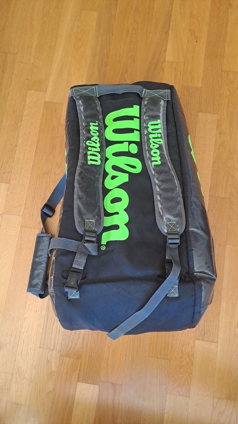 Wilson Taschen: Wilson Tennistasche  – Gebraucht aus Luzern von dav_7vvw 1