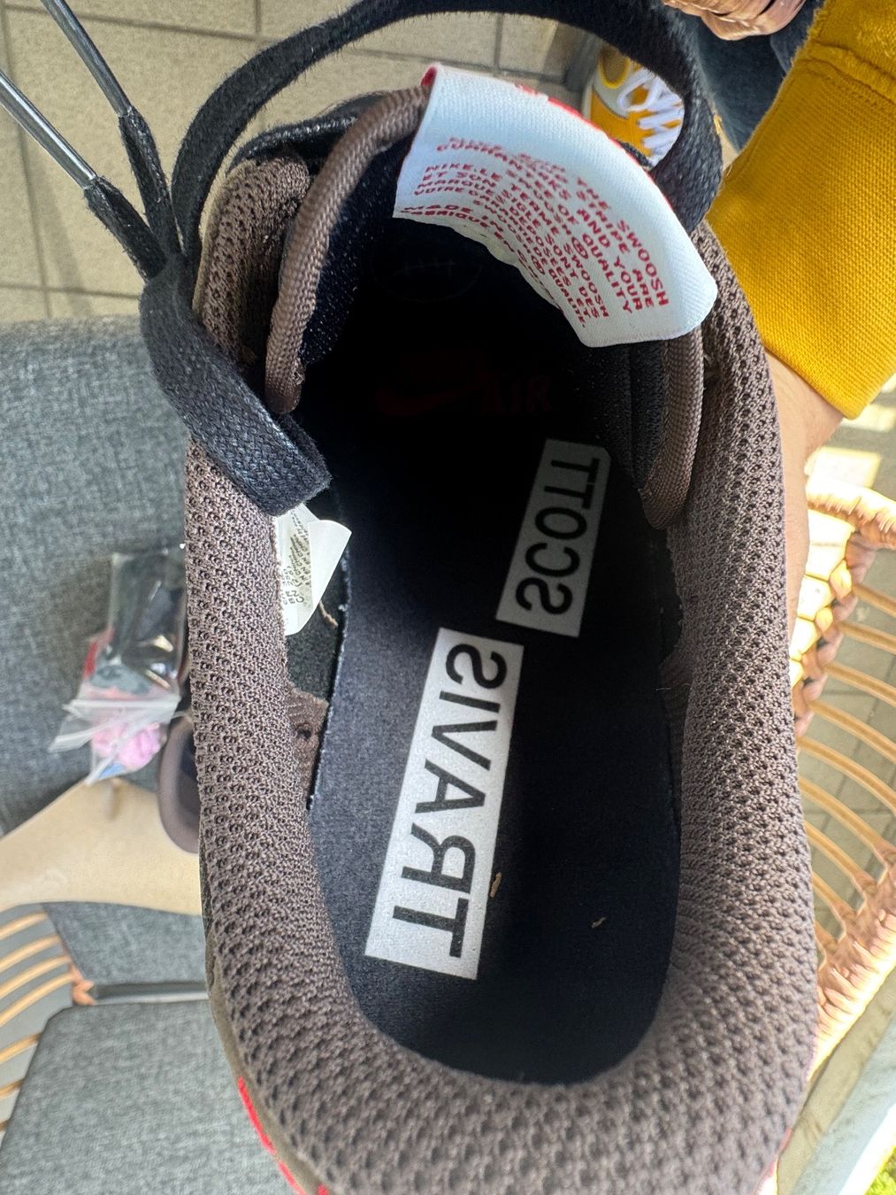 Jordan Herrenschuhe: Jordan 1 low Travis Scott Mocha T40/S7 – Neu und originalverpackt aus Corsier-sur-Vevey von mau_rl75 4