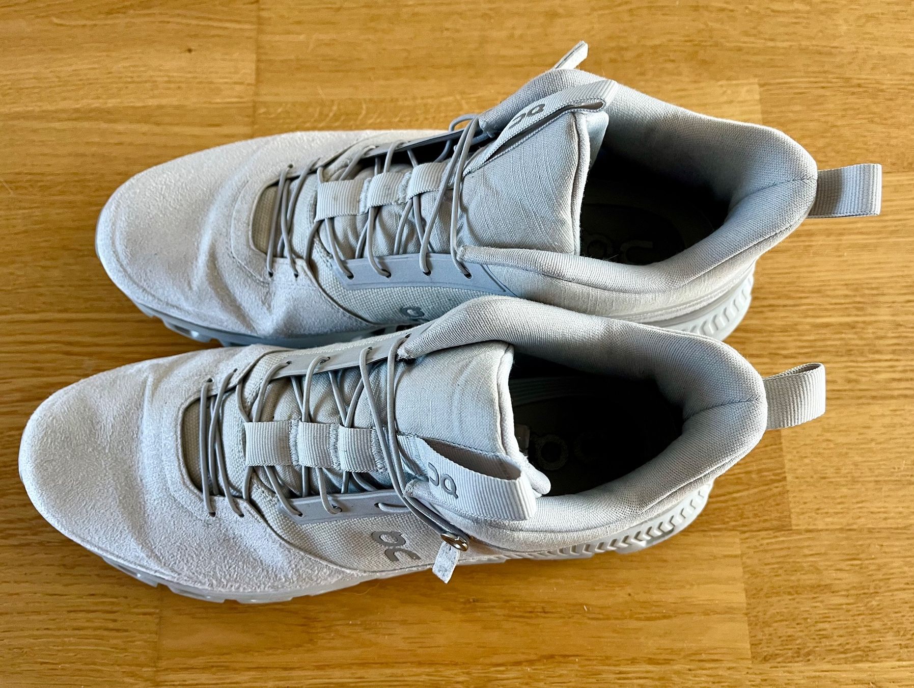 On Chaussures hommes: On Cloud Hi Monochrome Glacier Cloudtec / Hoch-Sneaker Gr.46 – D'occasion à St.Gallen par Marcopolo71 4
