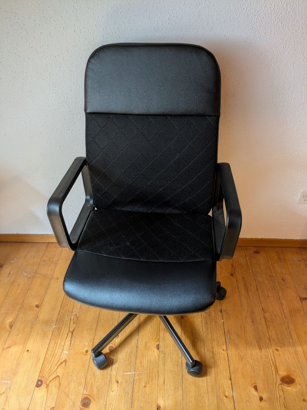 Ikea Stühle: Bürostuhl – Neu (gemäss Beschreibung) aus St. Gallen von philinebrun