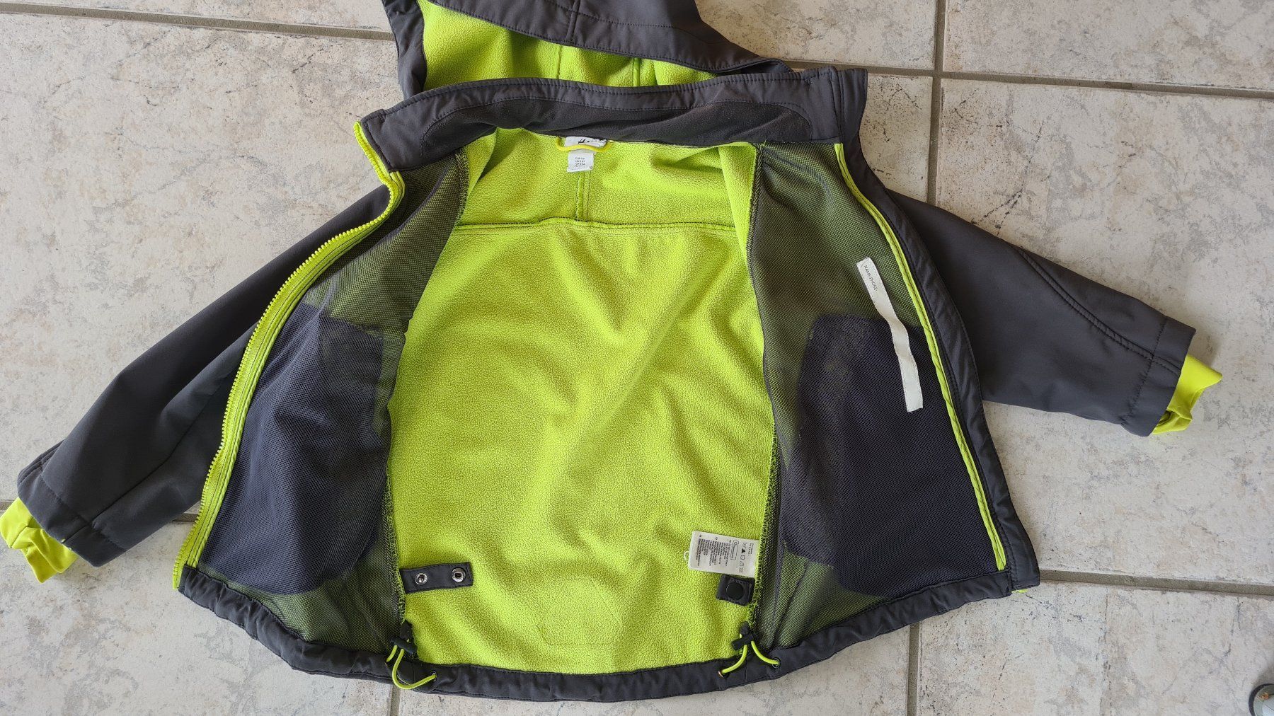 H&M Giacche & Cappotti: Softshelljacke 116 – Usato da Obergösgen venduto da schesom 3