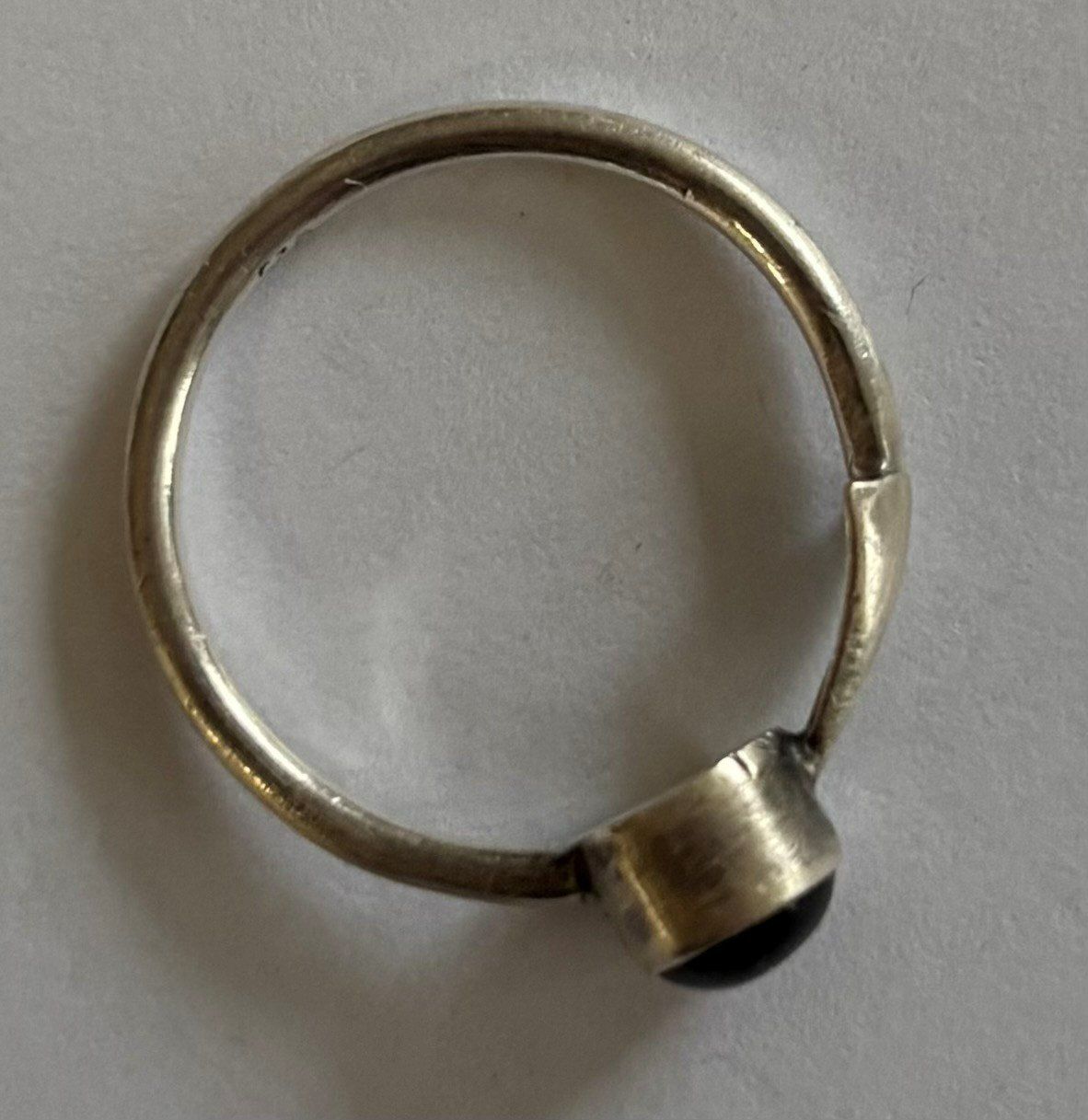 Ringe: Ring Silber Granat – Gebraucht aus Basel von machplatz 3