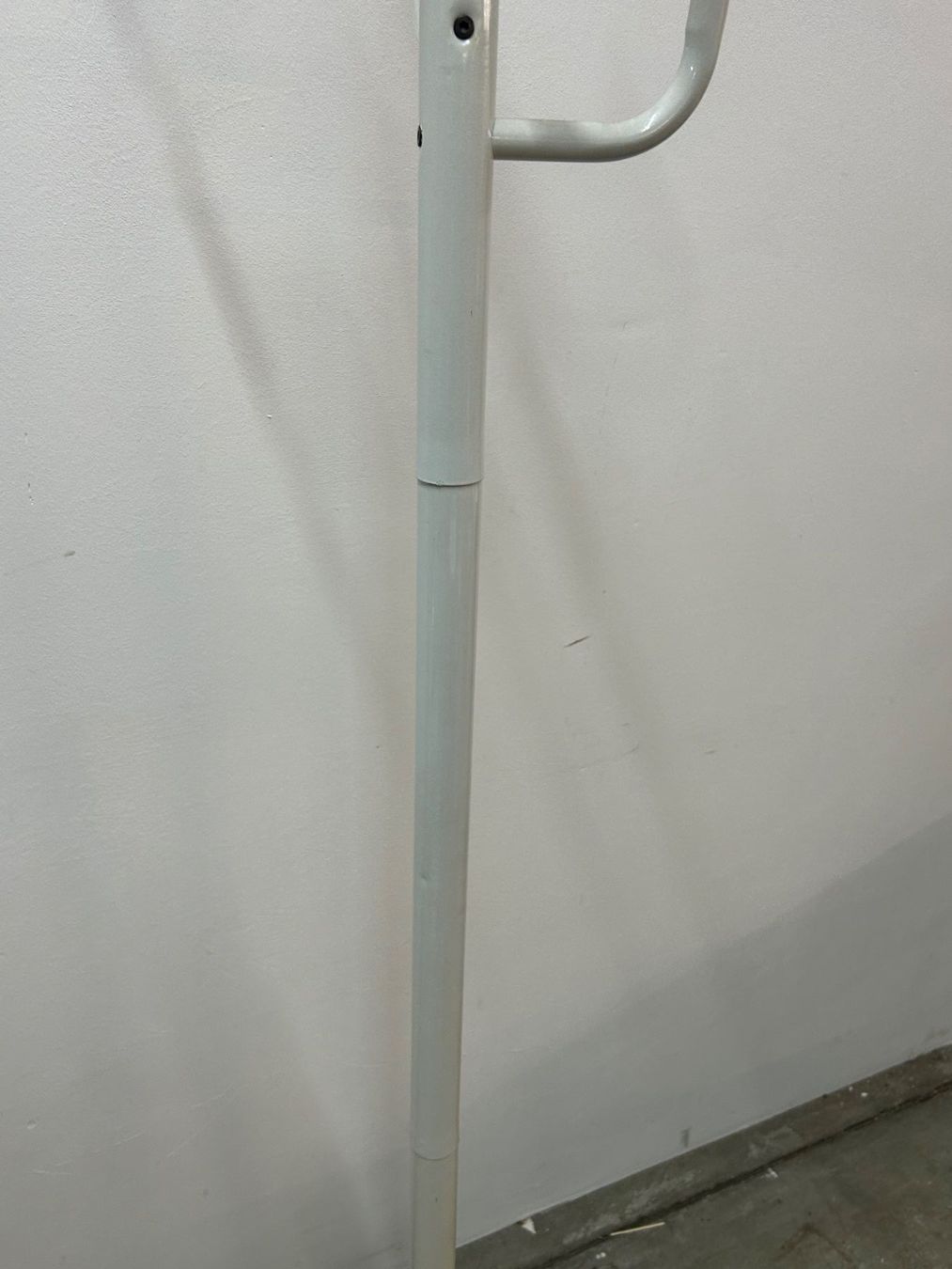 Porte manteau: Kleiderständer Metall zerlegbar – D'occasion à Zürich par Levelart 2